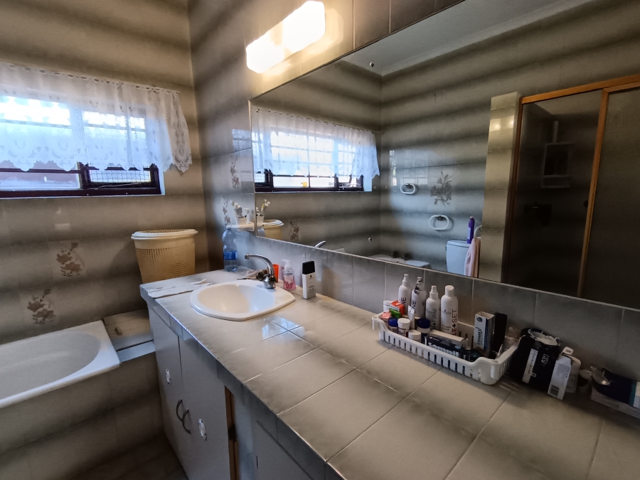 3 Bedroom Property for Sale in Noorsekloof Eastern Cape